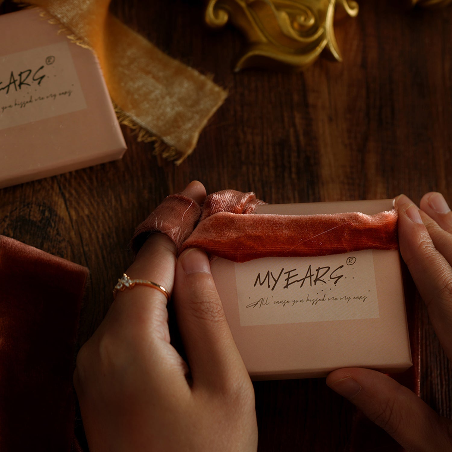 Everyday Luxury Jewelry: How to Look Expensive Without Spending a Fortune