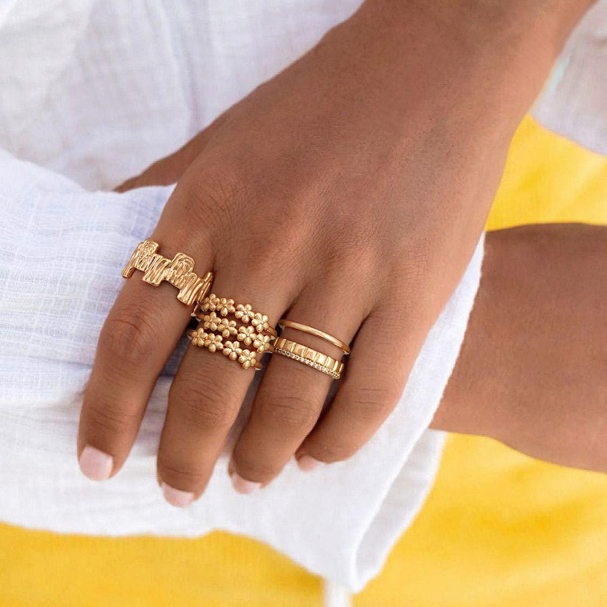 What Kind of Jewelry Gifts Do Taurus Women Like to Receive?