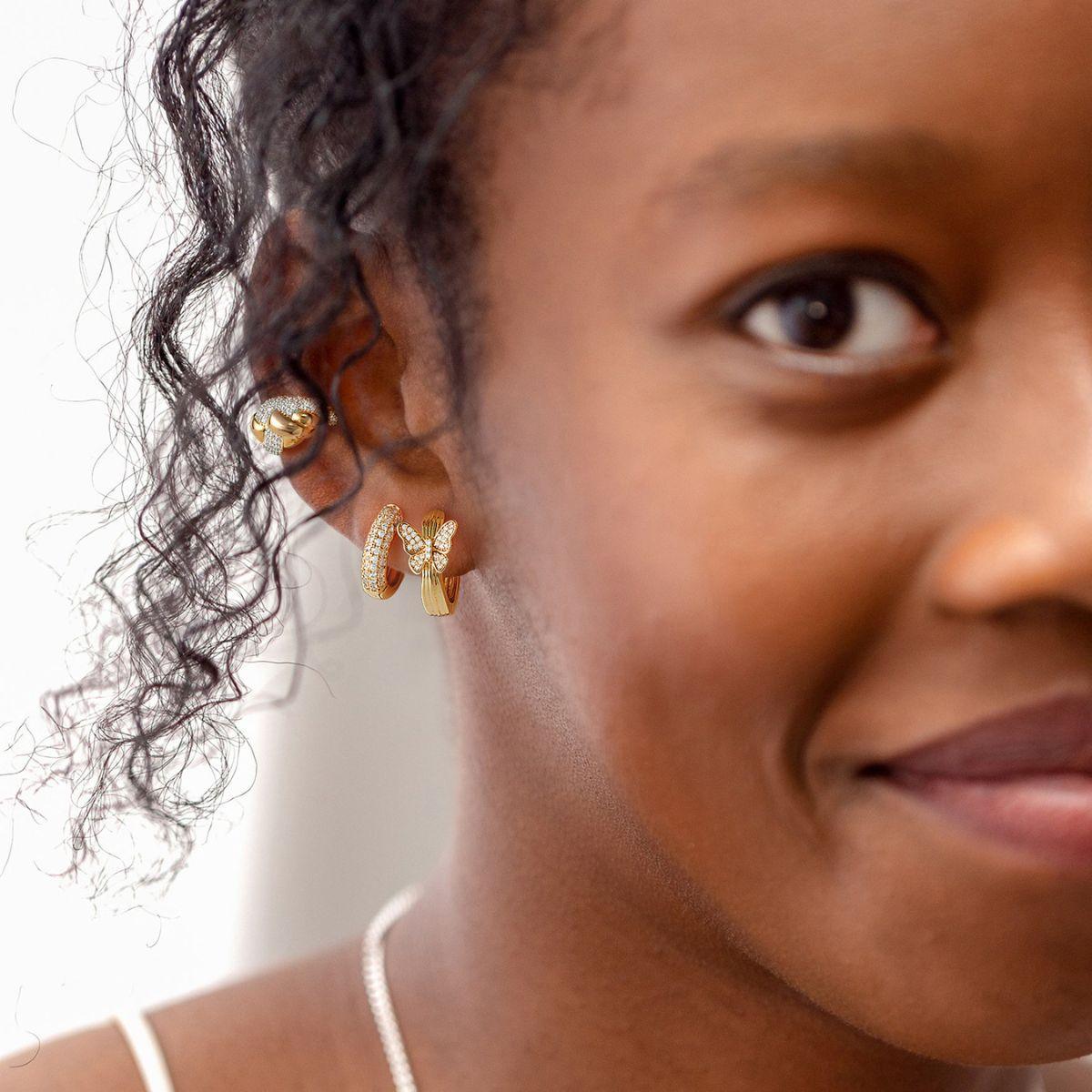 How to Wear Butterfly Hoop Earrings for Everyday Elegance?
