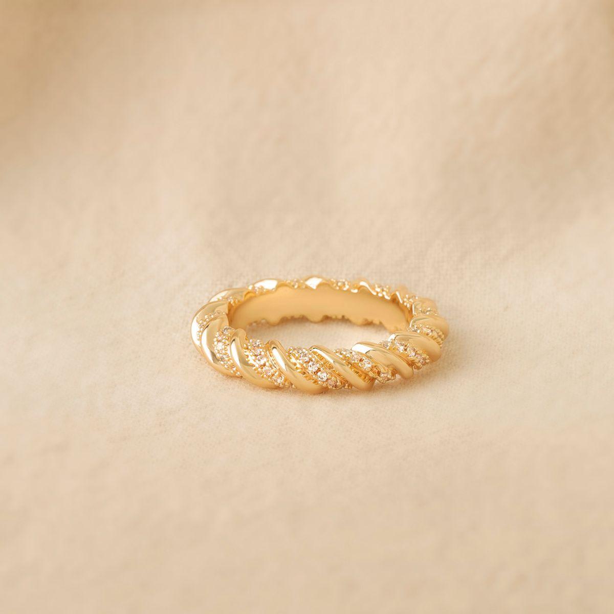 5MM Cubic Zirconia Twisted Band Ring