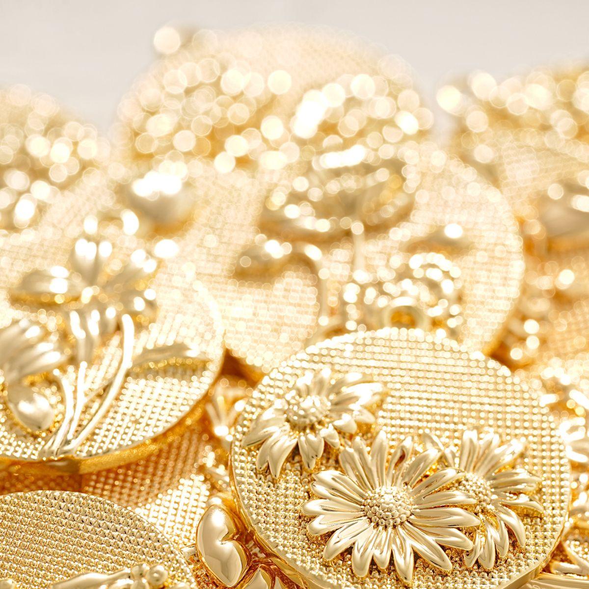 Gold Birth Flower Pendant Necklace