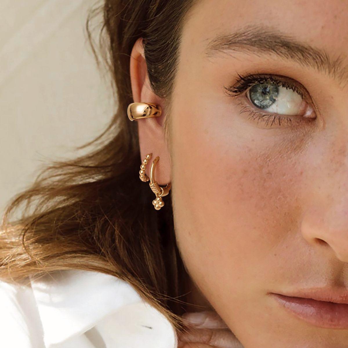 Close-up of model wearing MYEARS® Dome Polished Ear Cuff, showcasing elegant polished gold design, ideal for women’s daily outfits and gifting