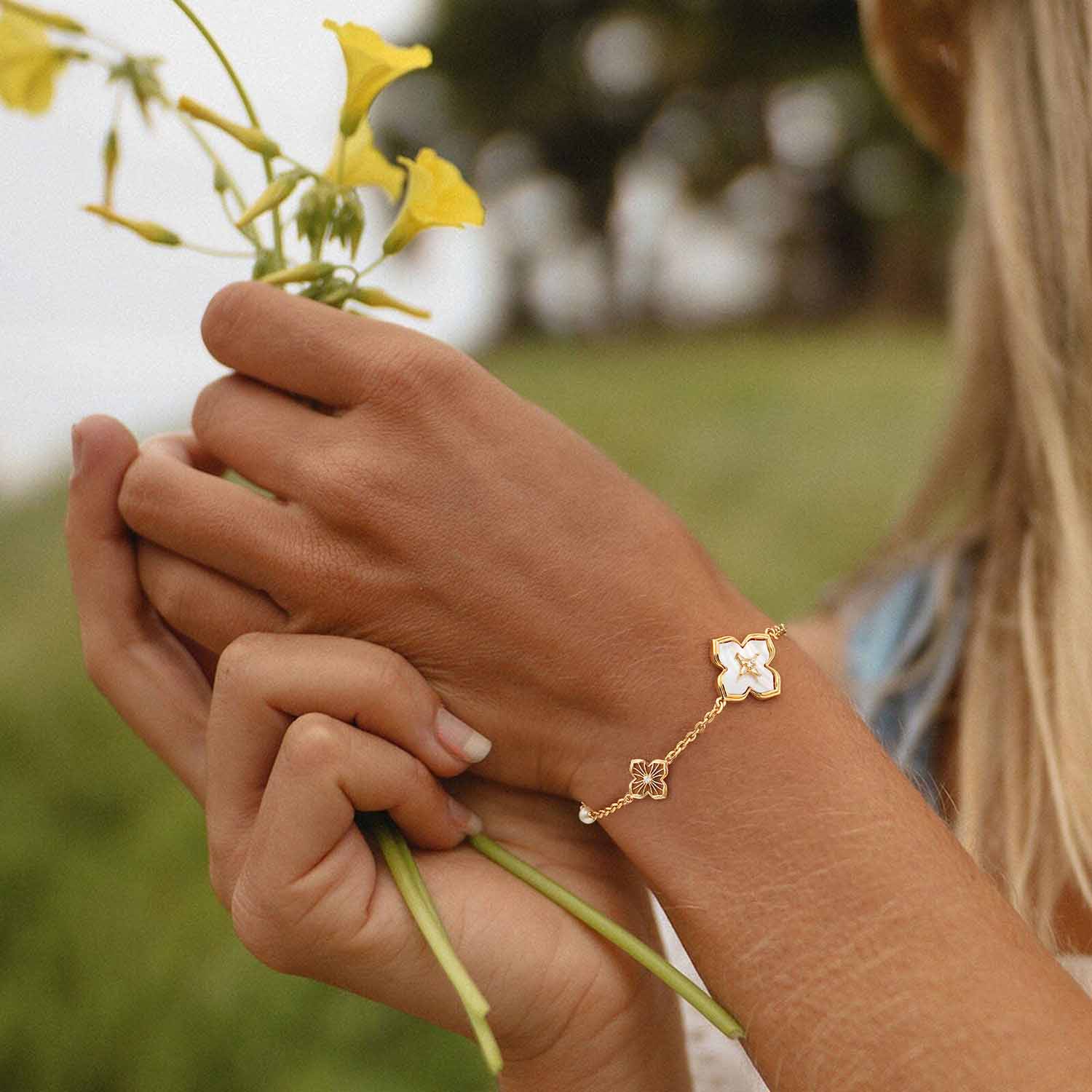 Mother of Pearl Clover Bracelet