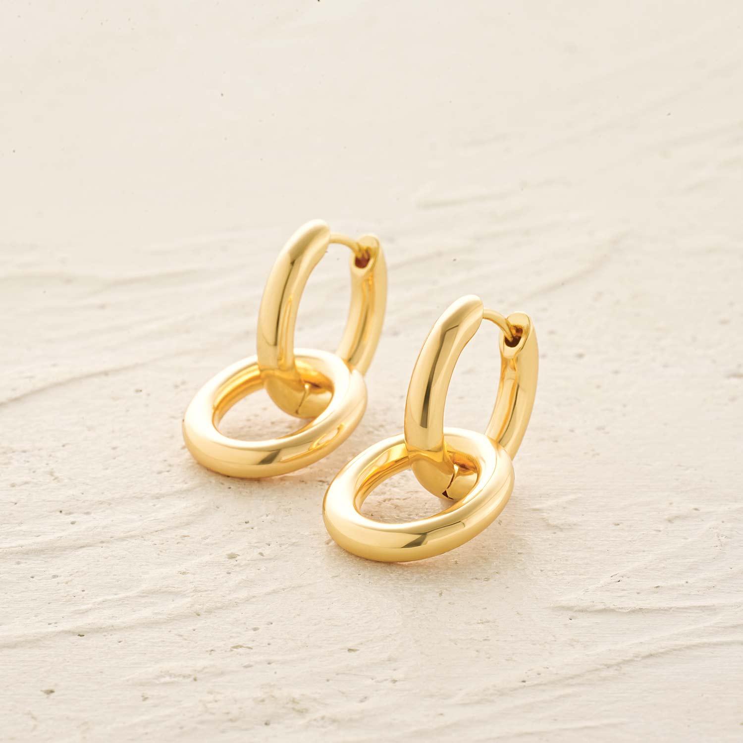 Detailed image of MYEARS® Link Huggie Hoop Dangle Earrings showing polished gold surface, secure clasp, and quality craftsmanship