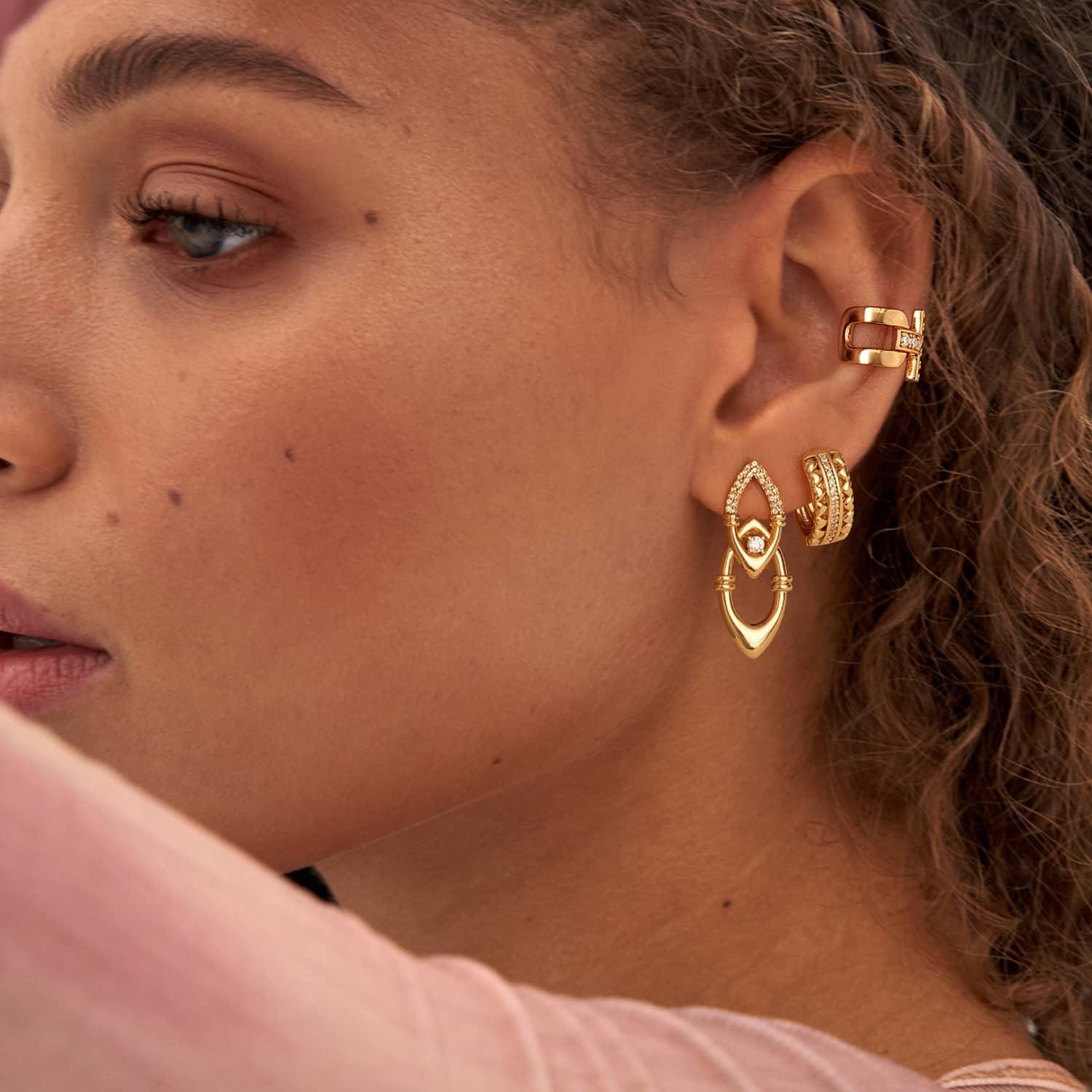 Heart Row Edge Earrings