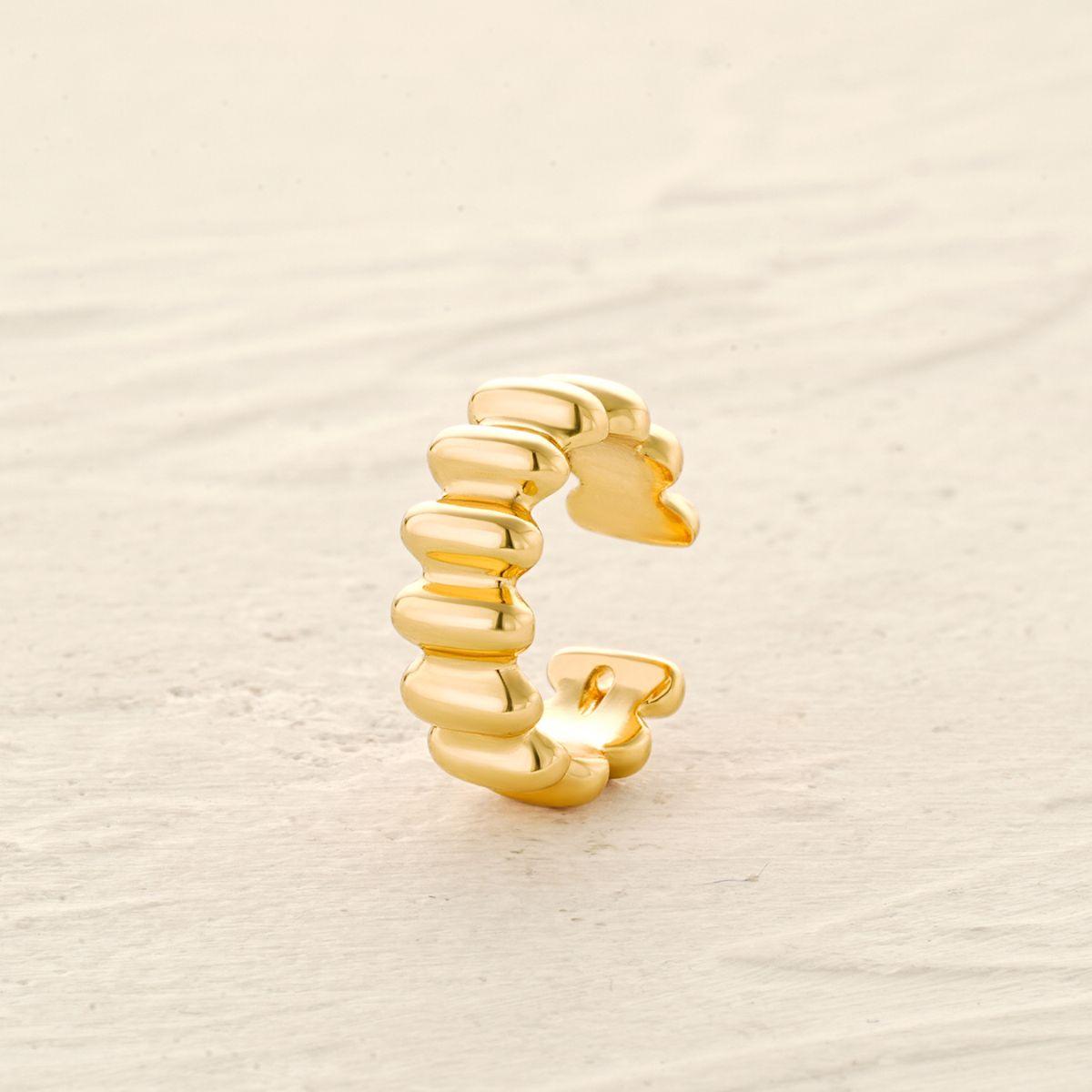 Detailed view of MYEARS® bold ribbed band ear cuff, featuring intricate ribbed texture and polished gold finish, perfect for gifting or daily wear