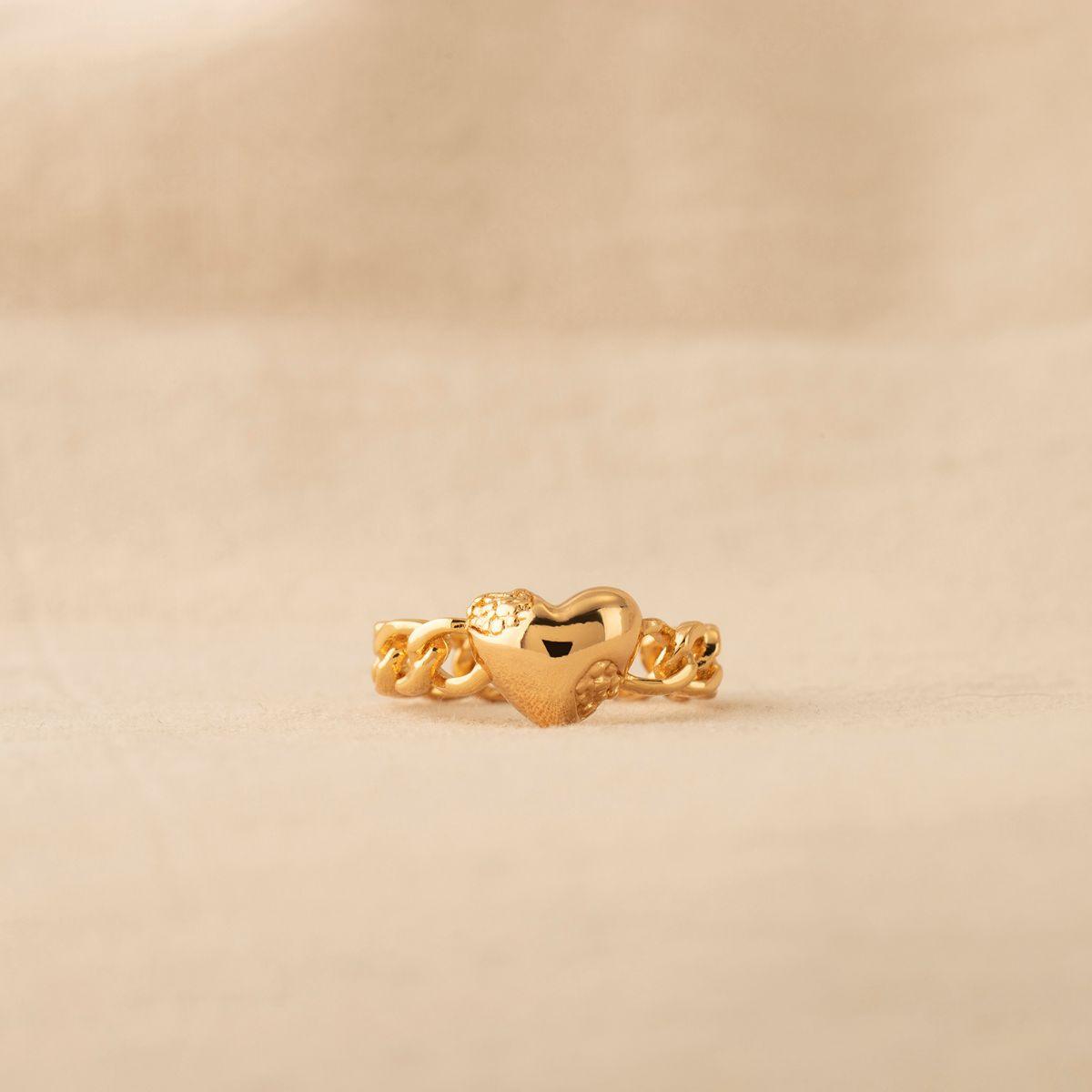 Detailed view of MYEARS® gold heart nugget chain ring, showcasing craftsmanship and design, ideal gift for women and everyday wear