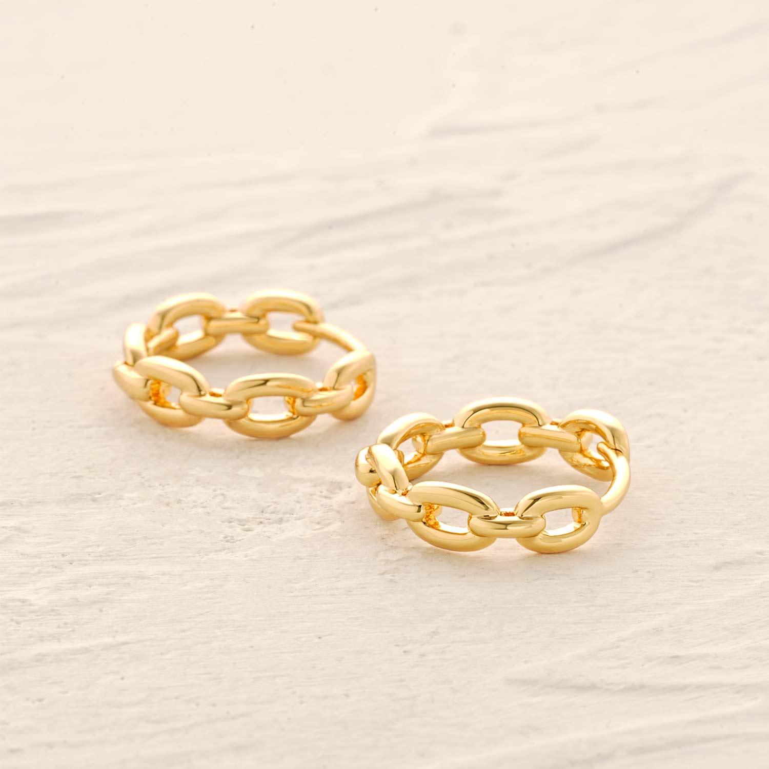 Detailed view of MYEARS® Link Chain Huggie Hoop Earrings, 14K gold finish, chain link hoop design, perfect for gifting or personal collection, stylish earrings for women.