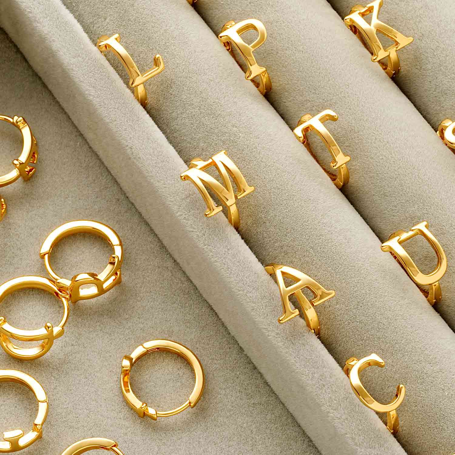 MYEARS® personalized initial jewelry in gold, A-Z letters, perfect gift for women and stylish for everyday wear