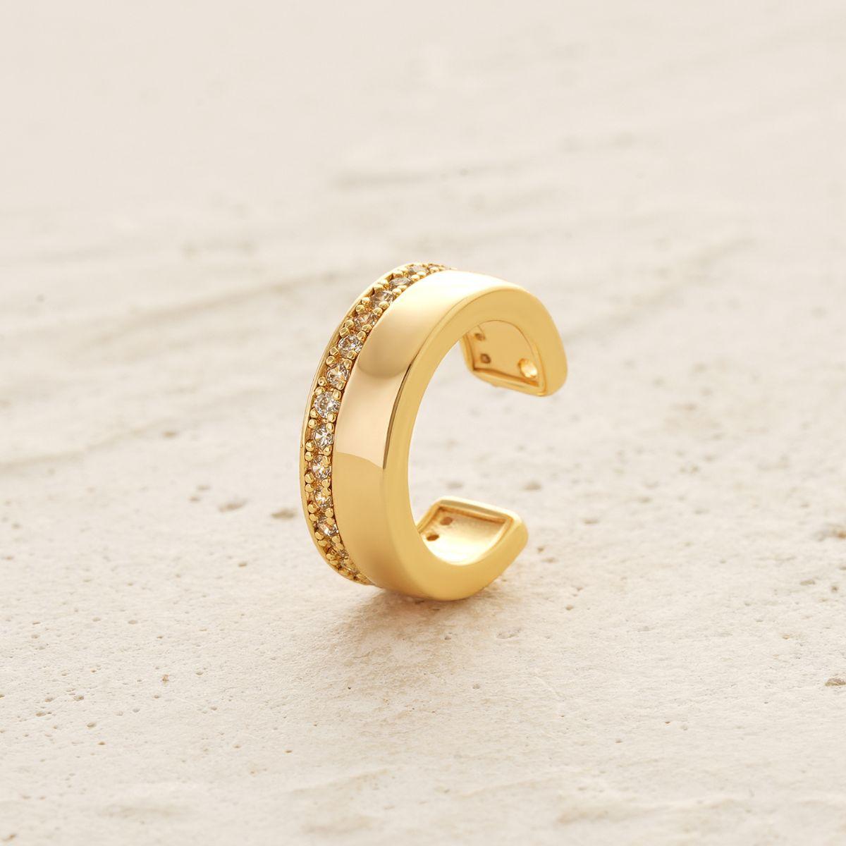 Detailed view of MYEARS® gold polished pavé ear cuff, showcasing the smooth polished surface and delicate pavé craftsmanship