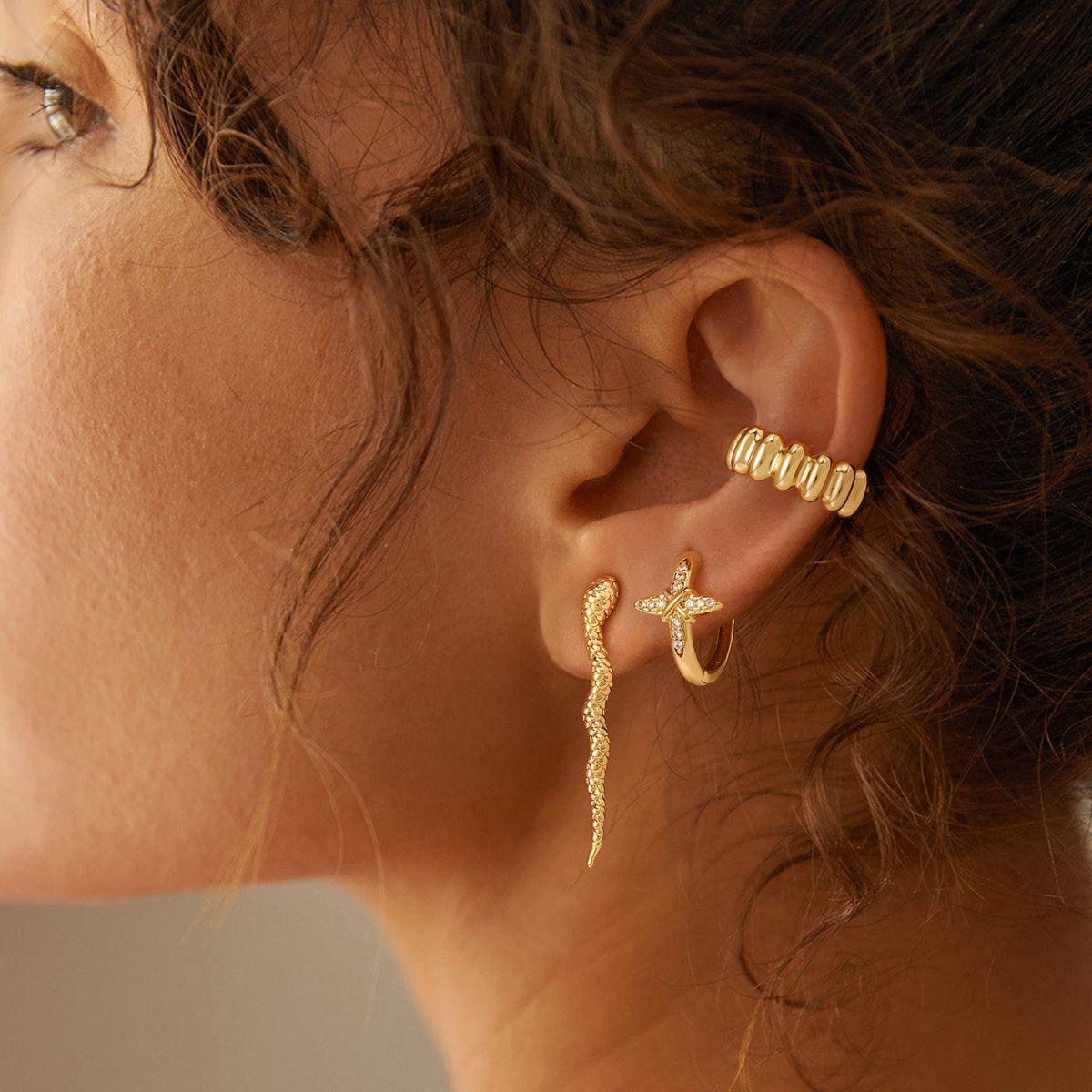 Bold Ribbed Band Ear Cuff
