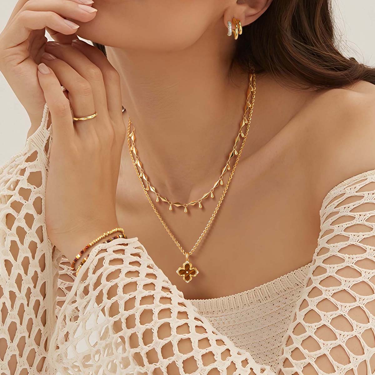 Gold Clover Flower Pendant Necklace