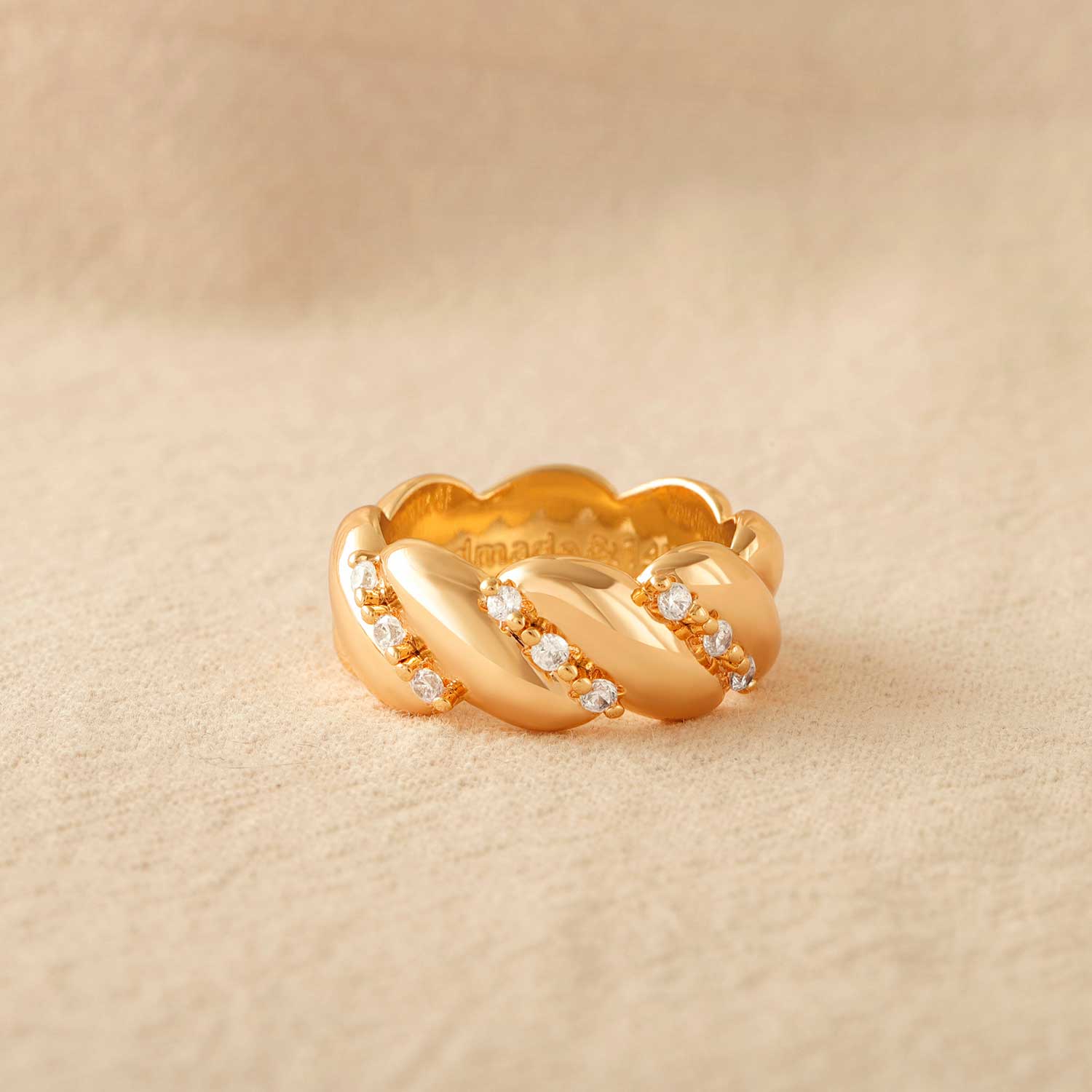 9MM Wavy Twisted Pave Ring