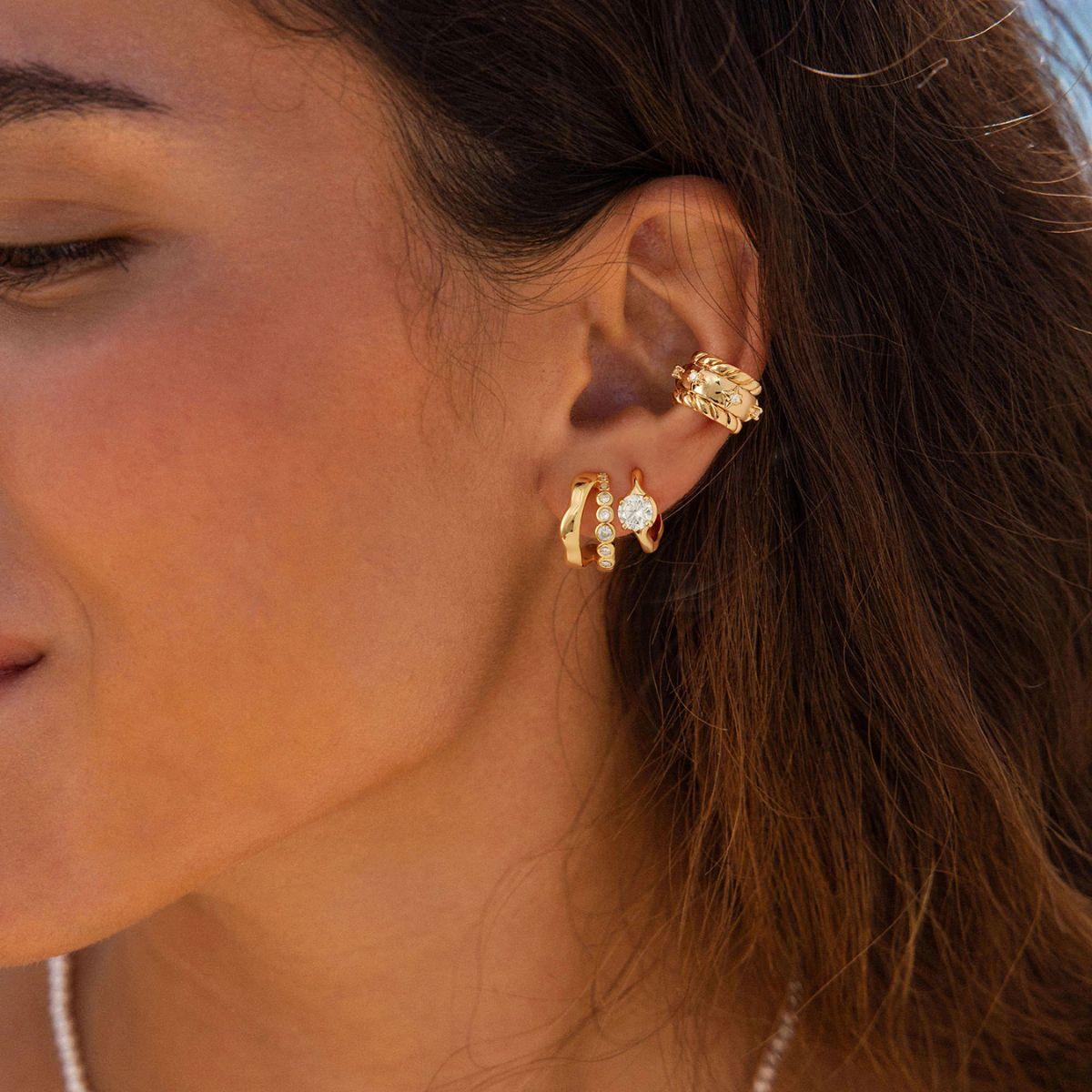 Star Twisted Band Ear Cuff