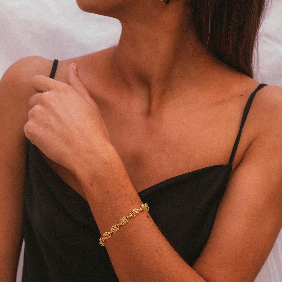 Elegant Gold Chain Bracelet