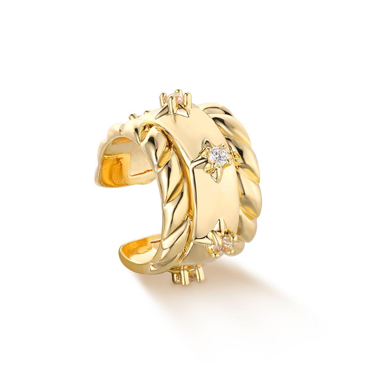 Star Twisted Band Ear Cuff