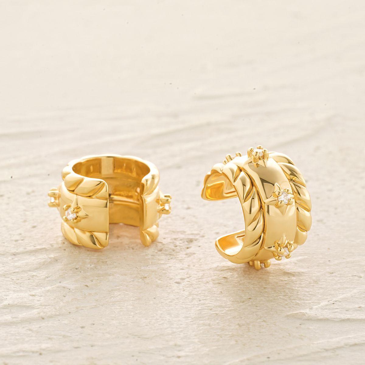 Star Twisted Band Ear Cuff