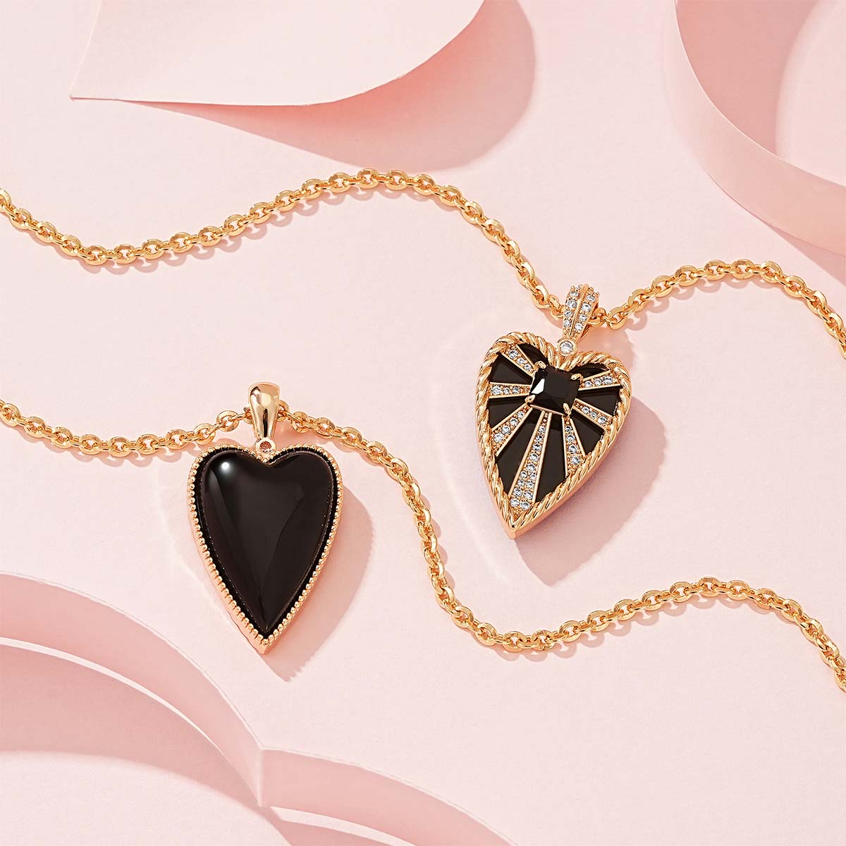 Detail of Gold Natural Stone Heart Pendant Necklace with Black Onyx showing chain and stone