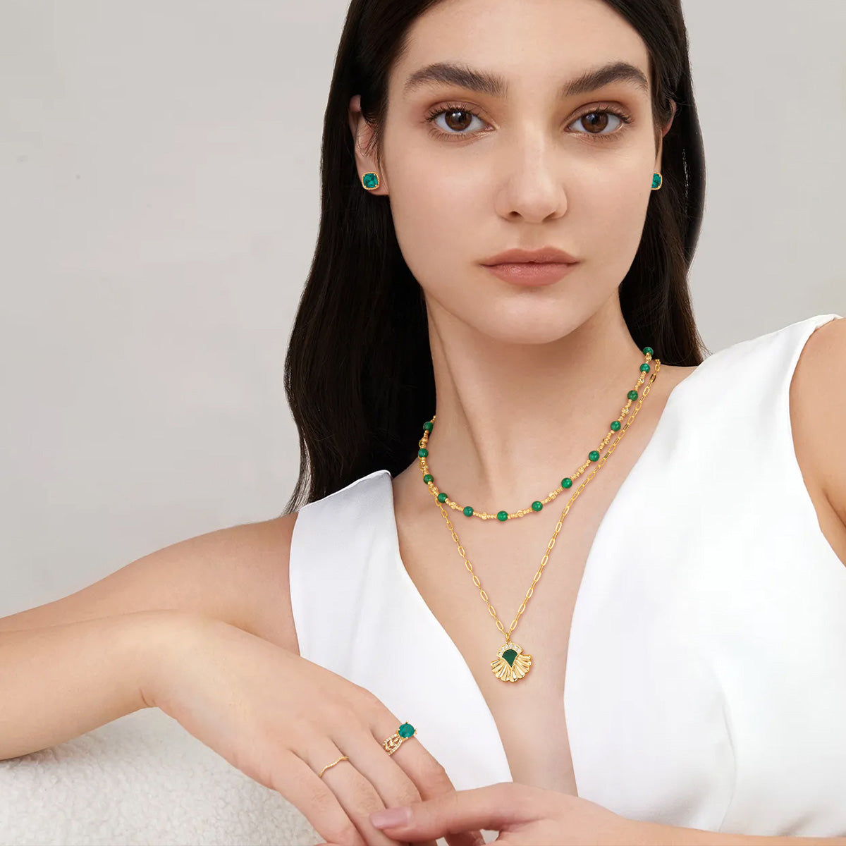 MYEARS Bohemian Malachite Pendant Necklace worn by a woman, gold bohemian malachite necklace suitable for everyday wear and as a gift