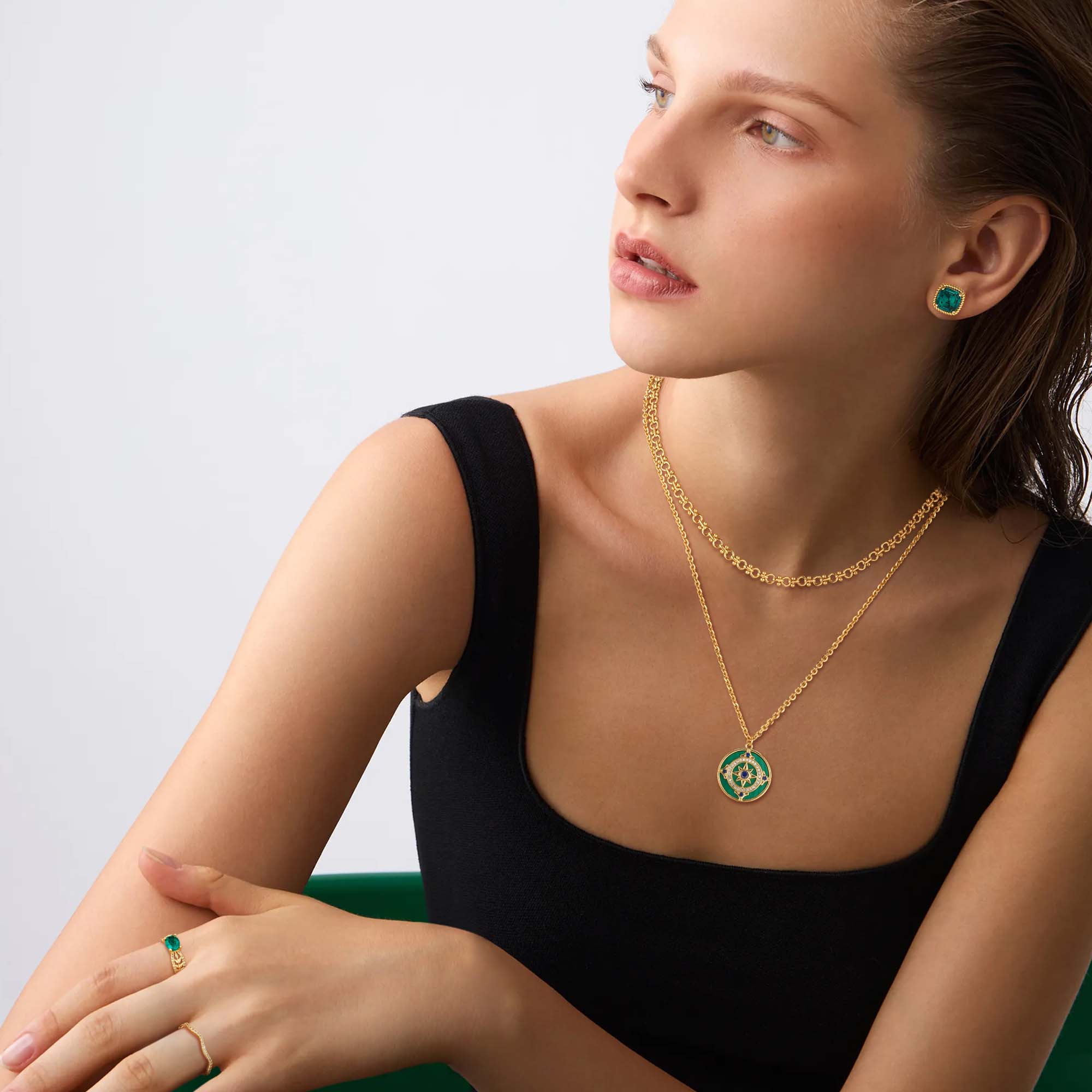 MYEARS Compass Malachite Pendant Necklace worn by a woman, gold compass-shaped malachite necklace suitable for everyday wear and as a gift
