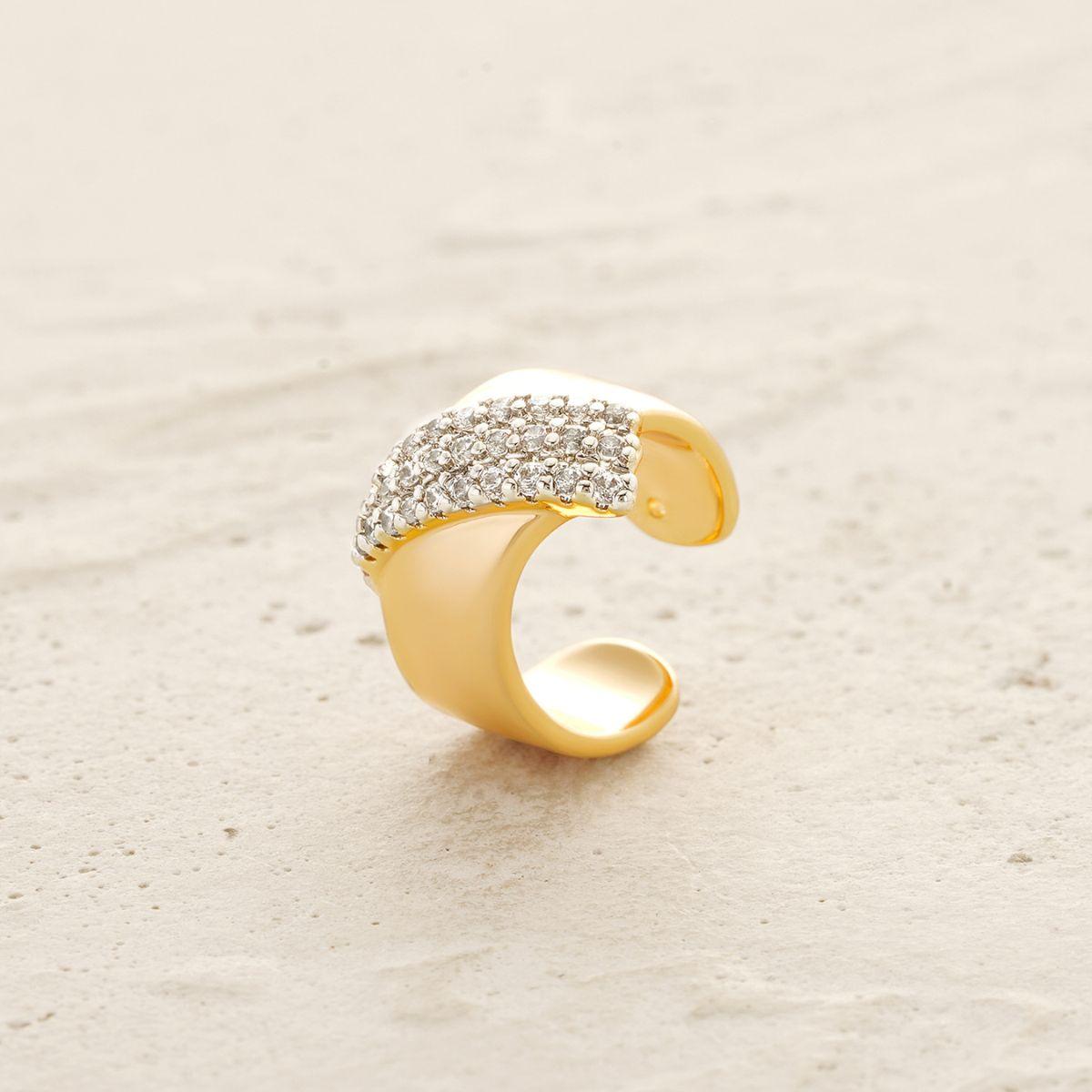 Detailed view of MYEARS® dainty spell ear cuff, highlighting the fine gold finish and delicate craftsmanship