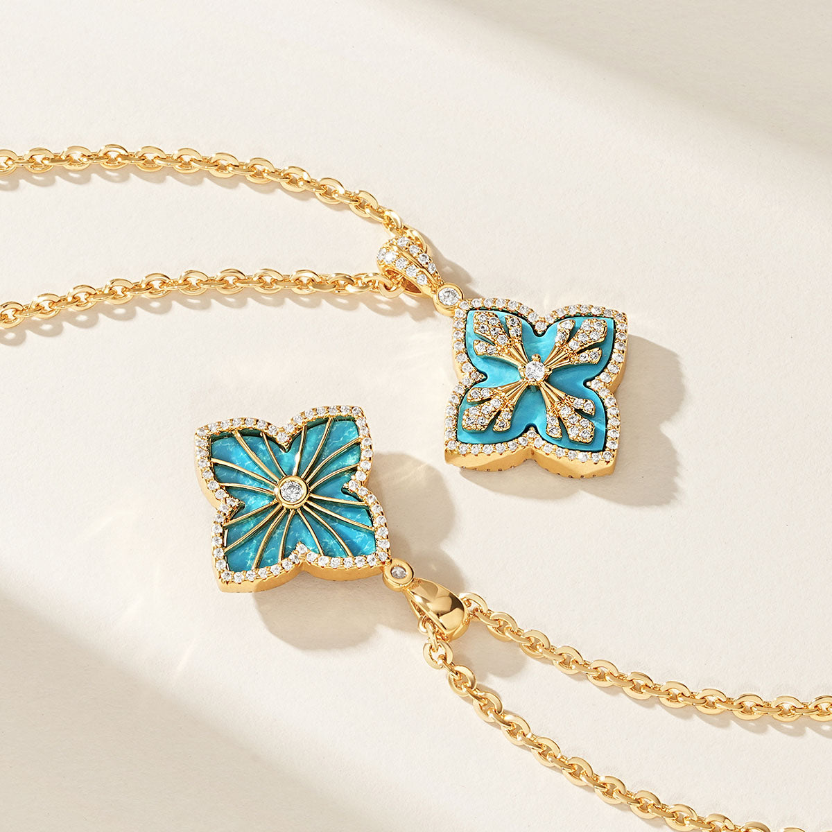 Close-up of MYEARS Turquoise Four Leaf Clover Pendant Necklace in gold showing elegant design, women’s lucky charm for everyday wear